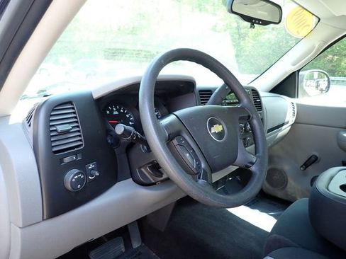 Used 2009 Chevrolet Silverado 1500 W/T w/ LS Package RWD image 16