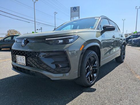 New 2026 Volkswagen Tiguan SE R-Line AWD/4WD image 8