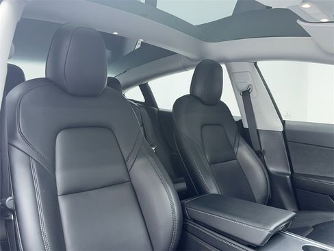 Used 2021 Tesla Model 3 Standard Range Plus image 48