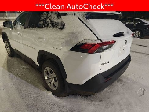 Used 2021 Toyota RAV4 LE image 4