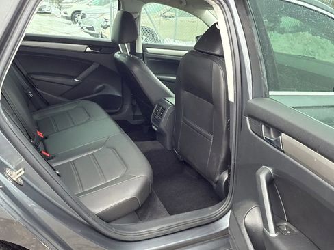 Used 2021 Volkswagen Passat 2.0T SE image 26