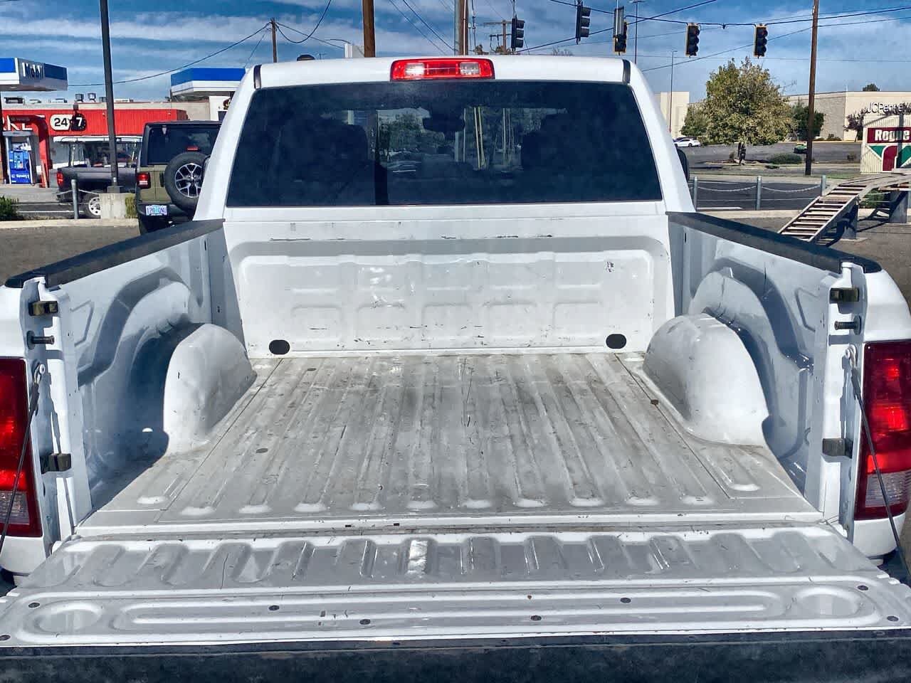 Used 2023 RAM 1500 Classic SLT AWD/4WD image 22