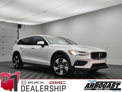 Used 2025 Volvo V60 B5 Cross Country Plus