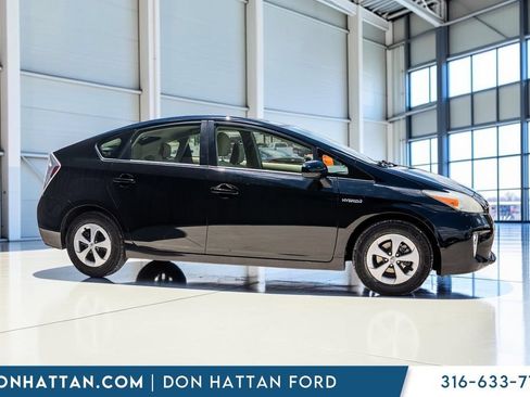 Used 2013 Toyota Prius Three FWD image 32