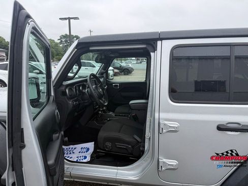 Used 2022 Jeep Wrangler Unlimited Sport image 22