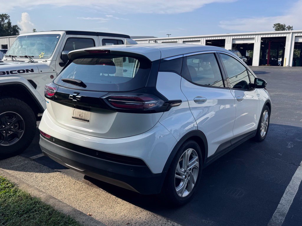 Used 2023 Chevrolet Bolt LT w/ Driver Confidence Package FWD image 5