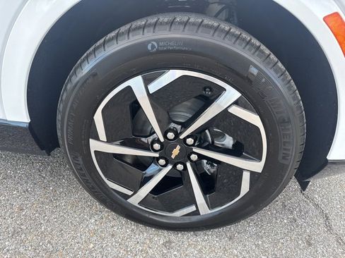 New 2025 Chevrolet Equinox EV LT w/ LPO, All-Weather Mat Package image 9