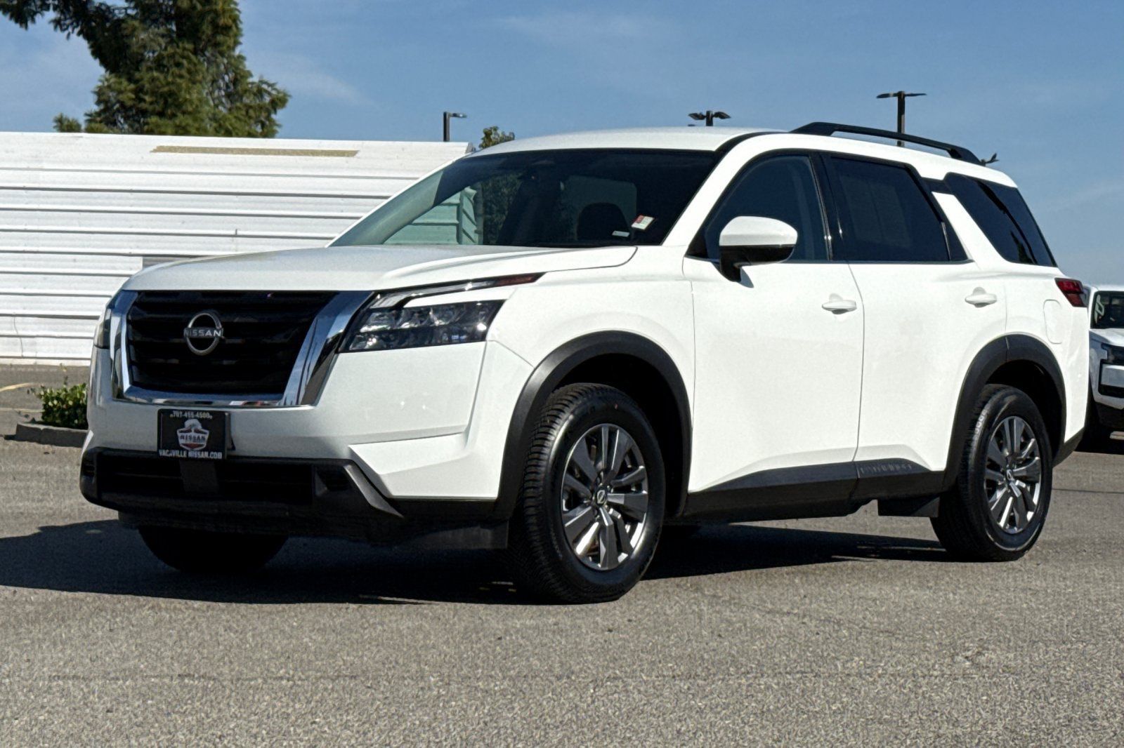 Certified 2025 Nissan Pathfinder SV FWD image 10