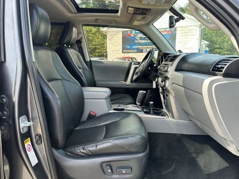 Used 2010 Toyota 4Runner SR5 AWD/4WD image 16