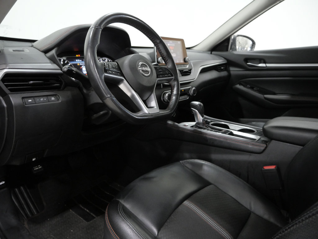 Used 2024 Nissan Altima 2.5 SR FWD image 11