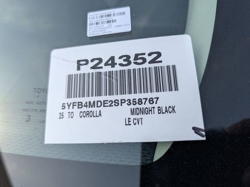 Used 2025 Toyota Corolla LE FWD image 35