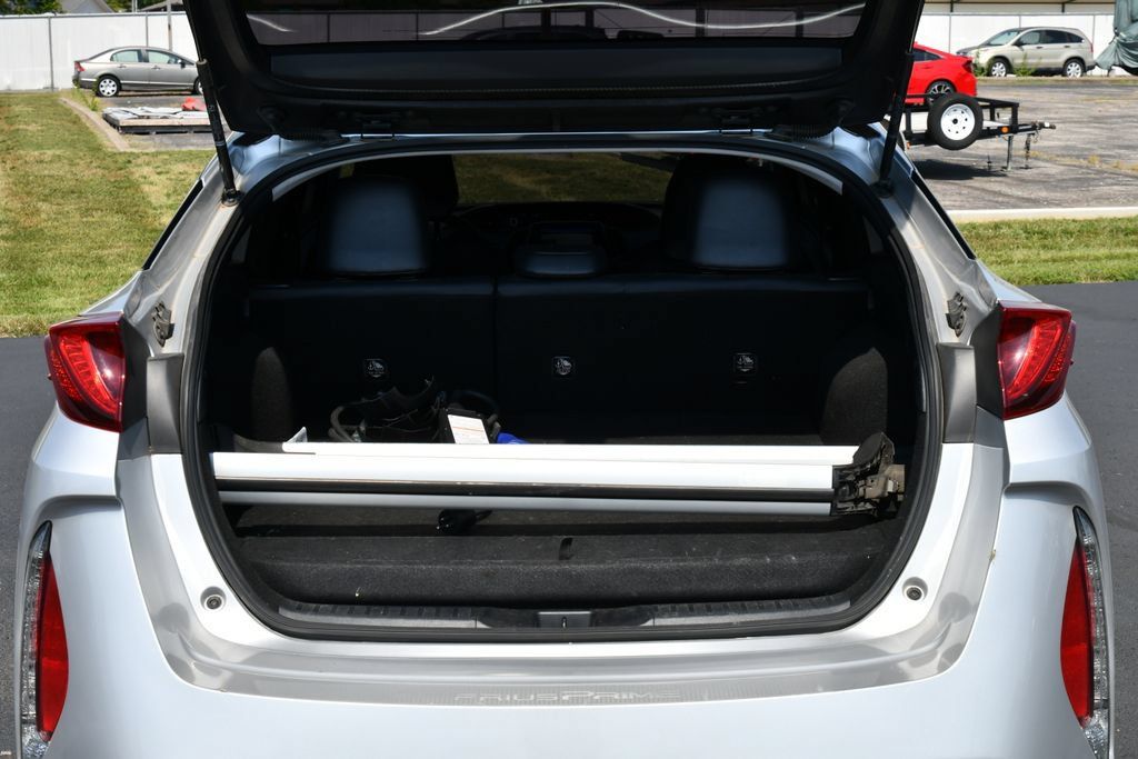 Used 2021 Toyota Prius Prime XLE FWD image 31