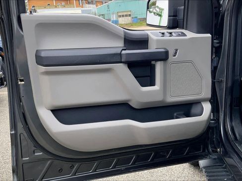 Used 2018 Ford F150 XL w/ Equipment Group 101A Mid AWD/4WD image 22
