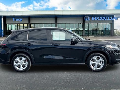 Certified 2023 Honda HR-V LX image 4