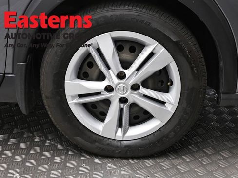 Used 2023 Nissan Kicks S image 32