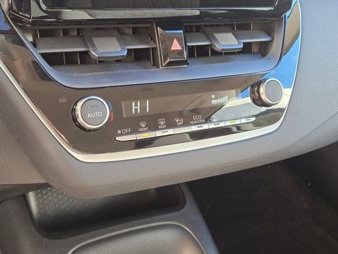 Used 2024 Toyota Corolla LE image 27