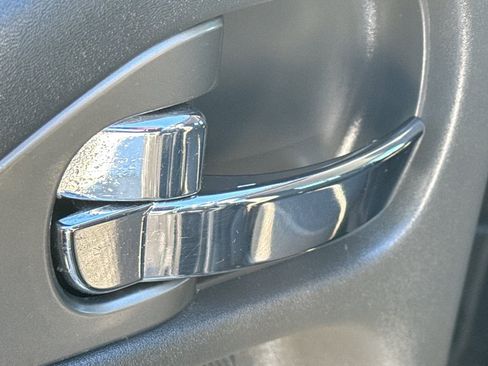 Used 2017 Nissan Frontier PRO-4X image 30