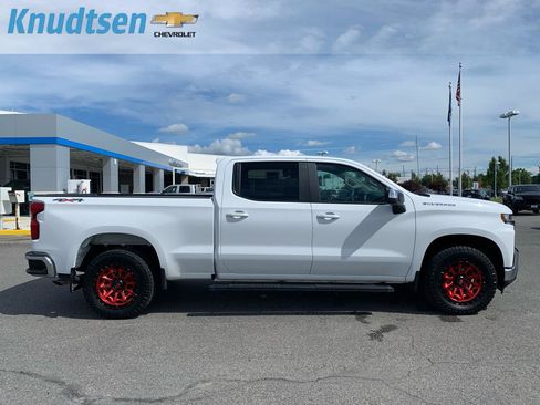 Used 2022 Chevrolet Silverado 1500 LT AWD/4WD image 8