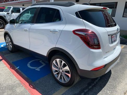Used 2017 Buick Encore Preferred FWD image 2