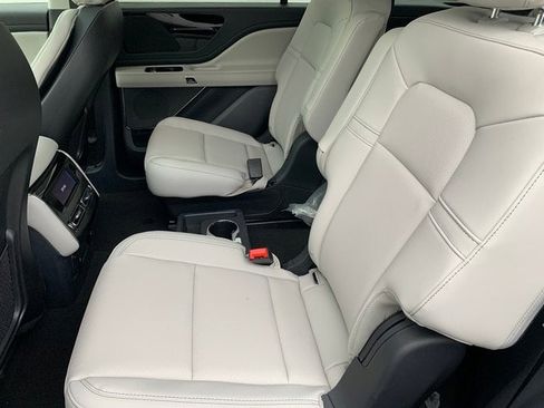 New 2026 Lincoln Aviator AWD image 23