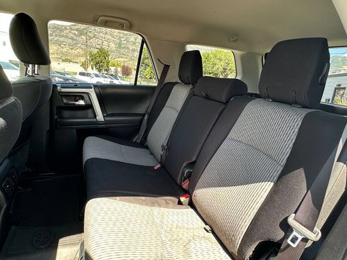 Used 2020 Toyota 4Runner SR5 AWD/4WD image 28