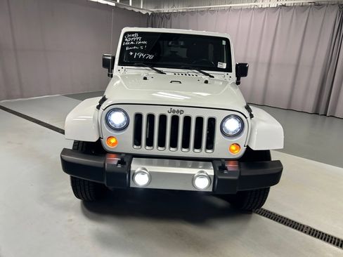 Used 2018 Jeep Wrangler Unlimited Sahara w/ Connectivity Group image 2