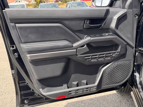 Used 2025 Toyota Tacoma SR5 image 15