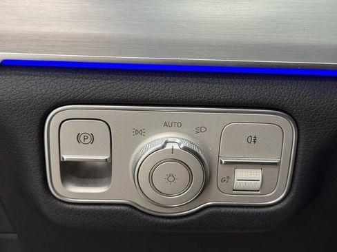 Used 2024 Mercedes-Benz GLE 450 4MATIC image 37