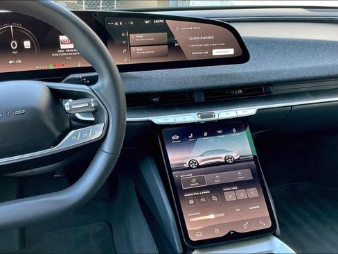 Used 2024 Lucid Air Touring image 5