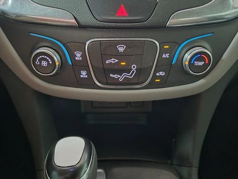 Used 2020 Chevrolet Equinox LS w/ LS Convenience Package FWD image 26