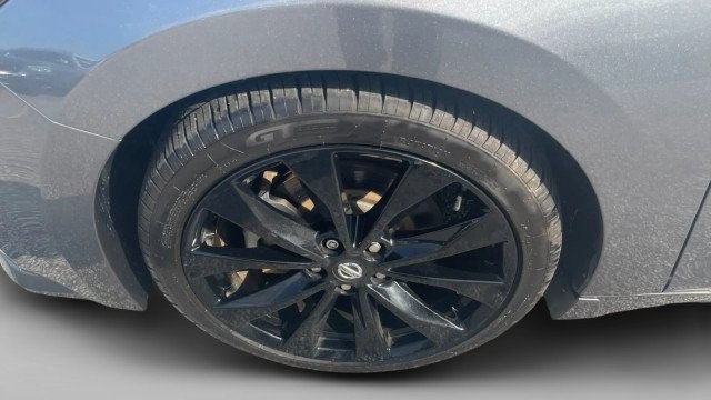 Used 2021 Nissan Maxima SR w/ Sport Mat Group FWD image 5