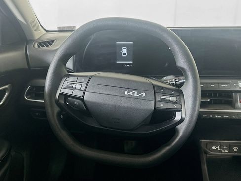 Used 2025 Kia K4 LXS FWD image 18