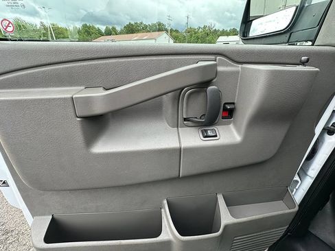 Used 2025 GMC Savana 2500 w/ Driver Convenience Package RWD image 25