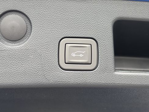 New 2027 Chevrolet Equinox ACTIV w/ Convenience Package III FWD image 16