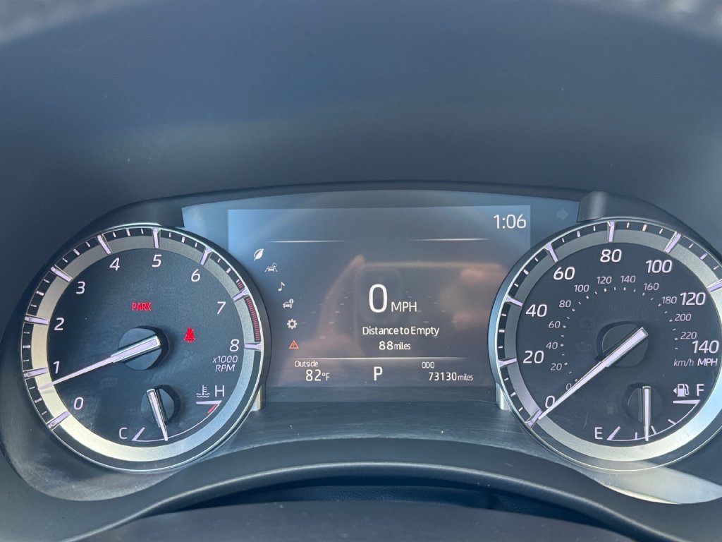 Used 2022 Toyota Highlander XLE AWD/4WD image 13
