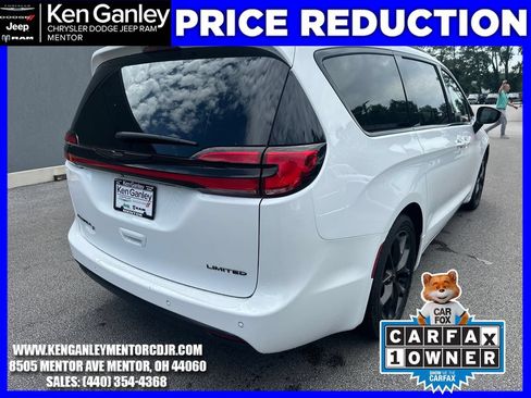 Used 2025 Chrysler Pacifica Limited FWD image 10