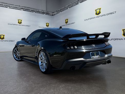 Used 2024 Ford Mustang GT Premium image 3