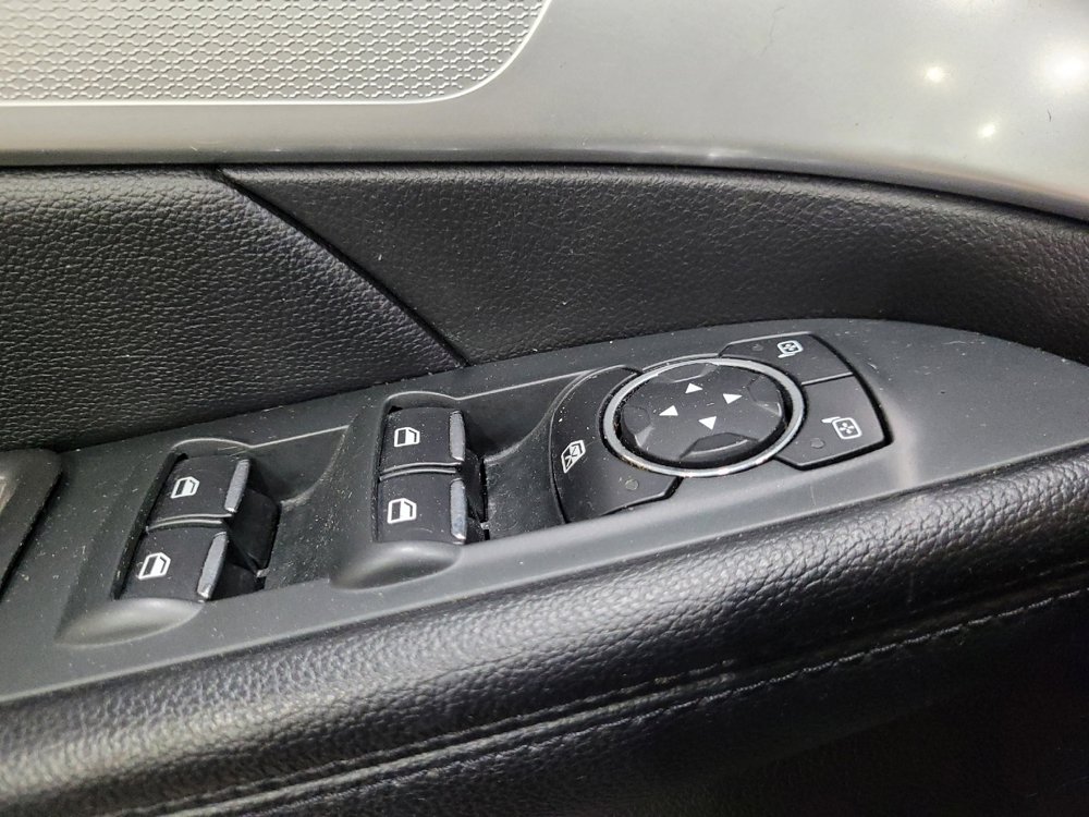 Used 2017 Ford Explorer XLT w/ Equipment Group 202A FWD image 27