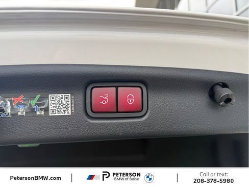 Used 2025 Mercedes-Benz C 300 4MATIC Sedan image 14