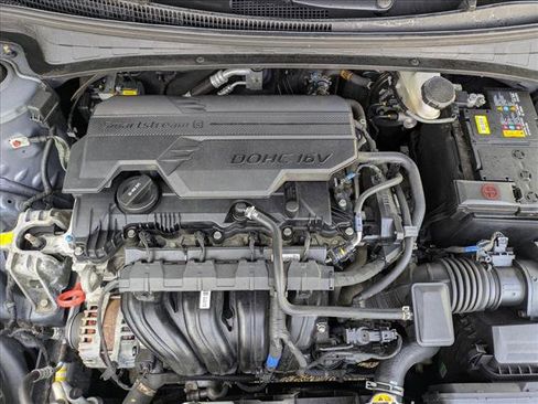 Used 2021 Hyundai Elantra SE FWD image 21