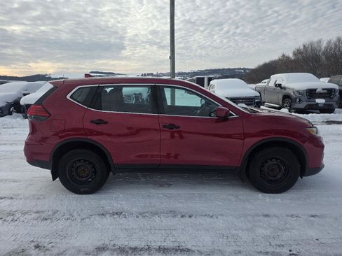 Used 2017 Nissan Rogue S image 13