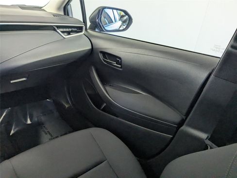Used 2023 Toyota Corolla LE image 31