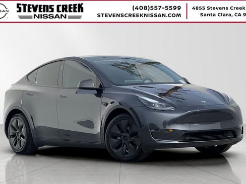 Used 2025 Tesla Model Y Long Range image 1