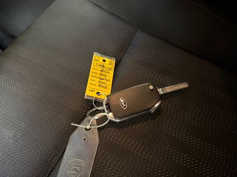 Used 2022 Kia Sportage LX image 32