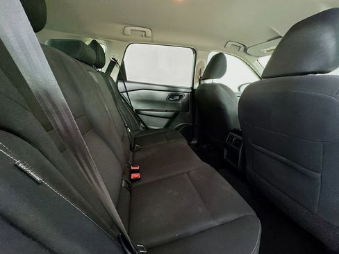 Used 2024 Nissan Rogue S FWD image 32