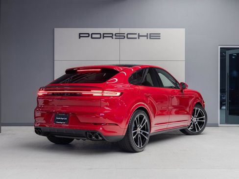 Certified 2026 Porsche Cayenne Coupe AWD/4WD image 7