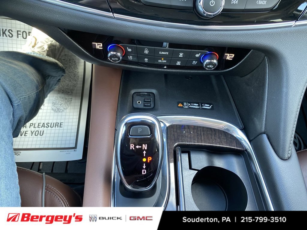 Used 2021 Buick Enclave Avenir w/ Avenir Technology Package AWD/4WD image 18
