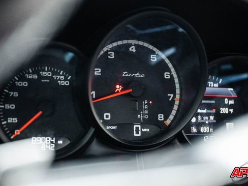 Used 2015 Porsche Macan Turbo image 32