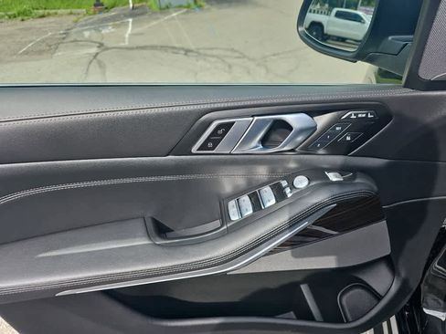 Used 2024 BMW X7 xDrive40i image 16