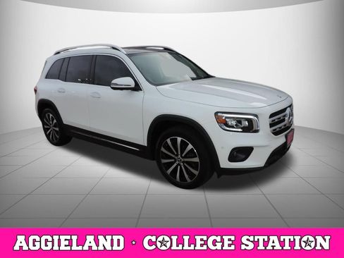 Used 2022 Mercedes-Benz GLB 250 4MATIC image 3